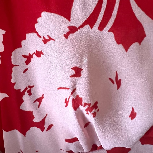 Sienna Sky Red & Pink V-Neck Crop Shirt - Picture 7 of 7